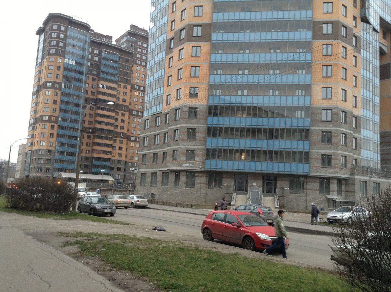 Д. Д. Брянцева 13 к 1. Мегалит брянцева 13. Брянцева 13 к 1.