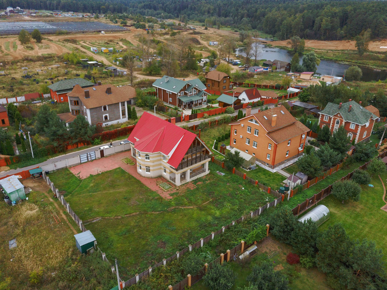 Петрово дальнее. Село Петрово-Дальнее Красногорский район. Красногорск село Петрово-Дальнее. Петров Дальнее Озёрная 6. Петрово Дальнее улица Озерная.