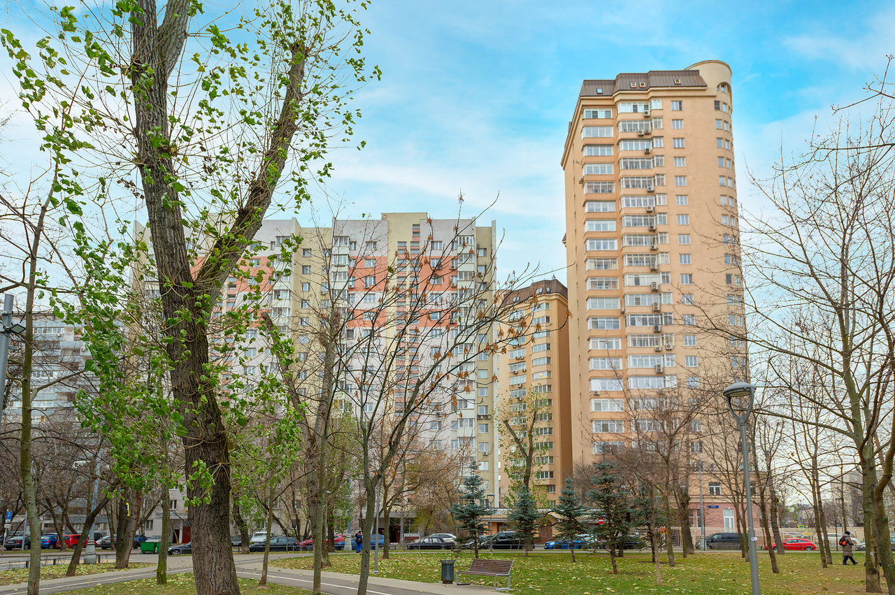 Грохольский переулок метро