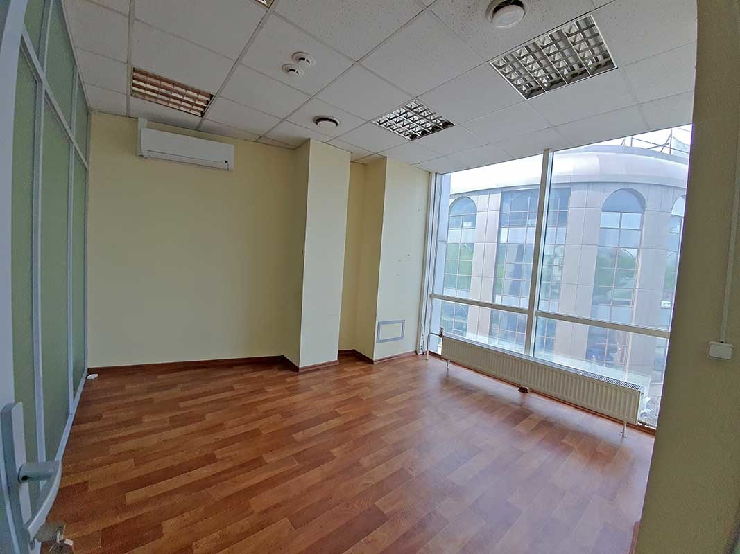 помещение 100 кв. помещение 150 квадратных метров. рязанский проспект 32к3. помещение под автосервис. помещения 100 м2.