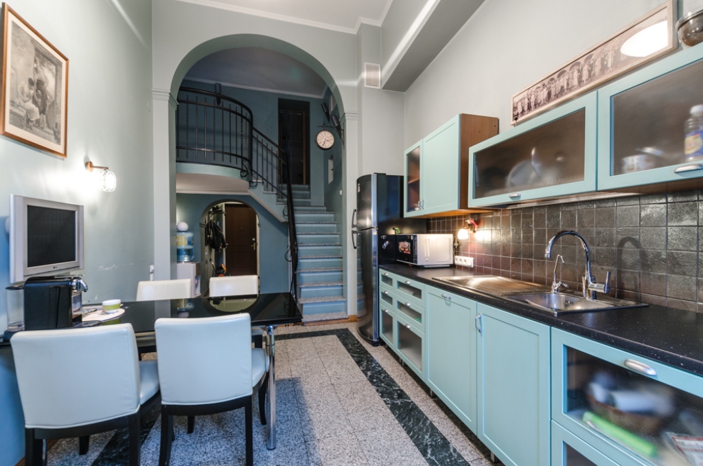 квартира большая морская. гостиница мейсон в питере. , 46. пятикомнатная квартира. аренда севастополь.