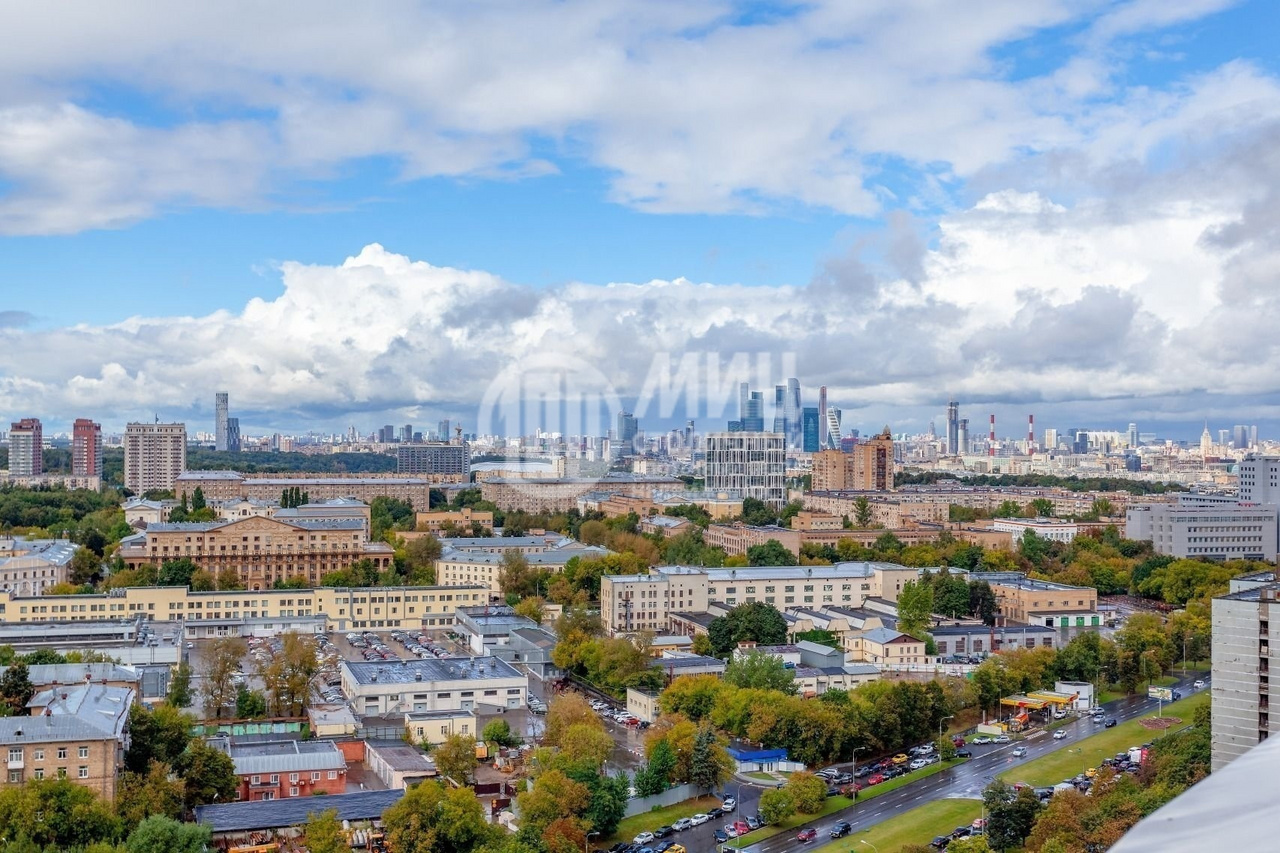 60 летия октября москва. Москва, проспект 60-летия октября, 17. Пр-т 60-летия октября, 17, башня Москва с воздуха. Московский проспект, дом 17. Москва, пр. 60 летия октября, д.17.